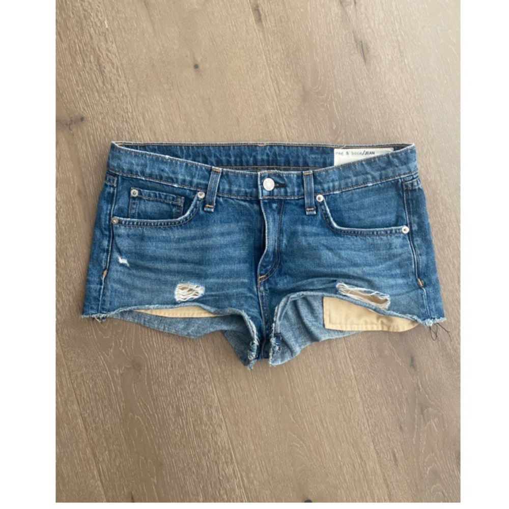 Cutoff shorts